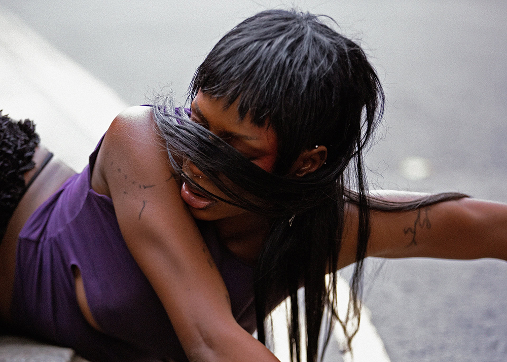 BINA.: UK Genre-Bending Artist Announces „SOFT RAGE SOCIETY“ European Tour for February 2027